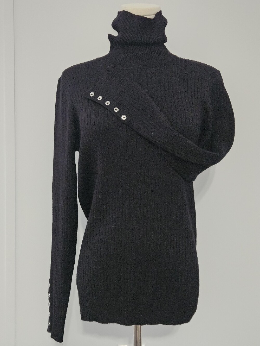 Calvin Klein Size M Black Rayon Nylon Rib Knit Long-Sleeved Turtleneck Sweater